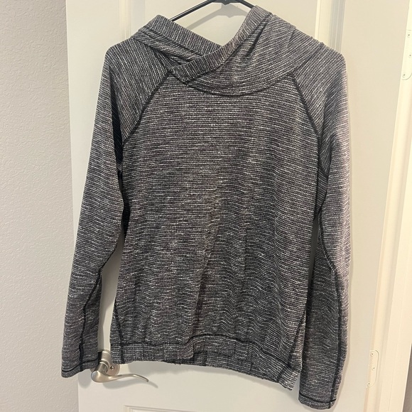 Lululemon pullover - Picture 4 of 7